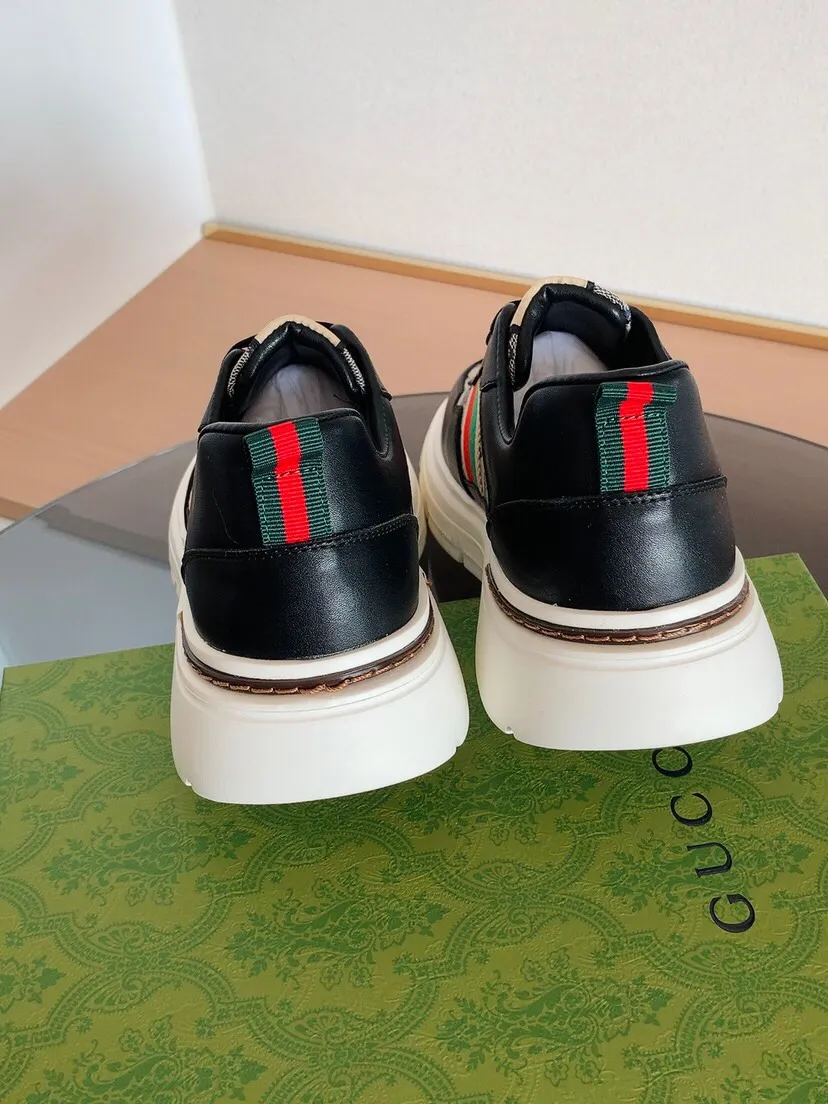 Factory price 400. The new GUCCI (Gucci) is launched at the same time, new men's shoes, 😘fabrics are selected imported cowhide, lining: sheepskin lining. 👍🏿 High-end ☄️ air-cushion molded anti-slip rubber outsole, exquisite lines, simple and elegant, comfortable and high-end for leisure travel. Code number: 38 to 44 (45 can be customized and cannot be returned or exchanged)